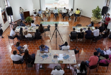 El Gobierno lanzó la Escuela Nacional de Formación Ambiental con la cual busca crear conciencia en toda la población sobre la importancia de cuidar el medio ambiente. Foto: minambiente.gov.co Escuela Nacional de Formación Ambiental, Savia, cultura, protección del medio ambiente, biodiversidad, conocimiento, experiencias, interacción, ecosistemas, Minambiente, Mineducación, Presidencia de la República, campus itinerantes, aulas vivas, contenidos digitales informativos, estrategias, Savia Ciudadanos, Savia Crea y Transforma, Savia Terra, innovación, hábitos, costumbres, ecoviveros, instituciones educativas, Caribe, Región Andina, Amazonía, ganadería, ganadería Colombia, noticias ganaderas Colombia