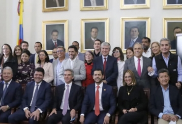 Con la presentación del proyecto de ley de acción climática por parte de diversos ministerios y congresistas se espera dar un paso importante en materia de sostenibilidad para el país. Foto: larepublica.co MinAmbiente, acción climática, proyecto de ley, carbono neutral, metas nacionales, resiliencia climática, mitigación, Cambio climático, mercados de carbono, implementación, Seguimiento, financiación, transporte, AMBIENTE, desarrollo sostenible, minas y energía, vivienda, agropecuario, Pesquero, Desarrollo Rural, Comercio, industria, turismo, deforestación, emisiones, conservación, restauración ecológica, vehículos eléctricos, CO2, Ganadería, ganadería colombia, noticias ganaderas colombia, CONtexto ganadero