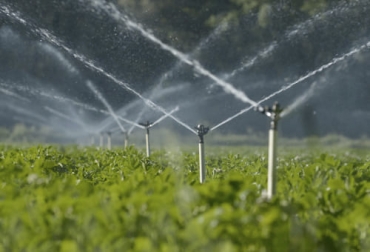 Saber cuál es el requerimiento hídrico de la finca es una de las reglas de oro al momento de establecer un sistema de riego. Foto: agropinos.com Ganadería, ganadería colombia, noticias ganaderas, noticias ganaderas colombia, CONtexto ganadero, Sistemas de riego, recomendaciones sistemas de riego, reglas de oro para los sistemas de riego, manejo de los sistemas de riego, establecimiento de los sistemas de riego