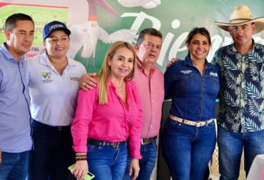 En reunión de ganaderos de Arauca con la gobernadora y miembros de la Asamblea se avanzó para tener un asistegán. Foto: Cortesía Ganaderos, gobernación de Arauca, Alcalde de Tame, Asistegán