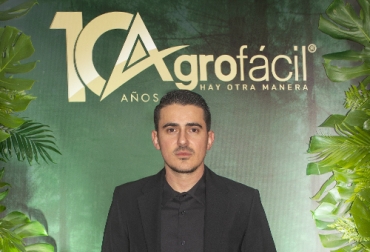 Sebastián Estrada, gerente y fundador de Agrofácil señaló que con las cercas eléctricas y los postes de acero se contribuye con el medio ambiente. Foto: Cortesía Sebastián Estrada, gerente y fundador de Agrofácil