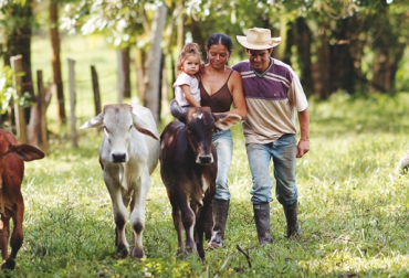 Con 4 programas, el gremio ganadero ha estado comprometido con el desarrollo del campo. Foto: Fundagán. Responsabilidad Social Empresarial Fedegán