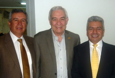 De izquierda a derecha: Edgar Rodri?guez, Rafael Sa?nchez y Alirio Galvis. Foto: Fedequinas. junta directiva fedequinas