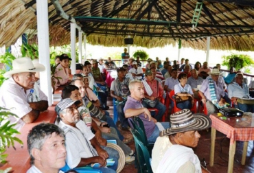 El 76% de los ganaderos asistentes considera que las enfermedades reproductivas son las más influyentes en la ganadería. Foto: Germán Londoño Jaramillo El 76% de los ganaderos asistentes considera que las enfermedades reproductivas son las más influyentes en la ganadería.