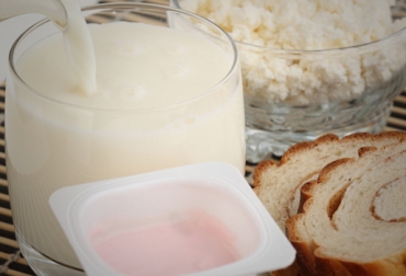 El lactosuero solo tiene el 50% de los nutrientes de la leche pura. Foto: CONtexto Ganadero. lactosueros Colombia
