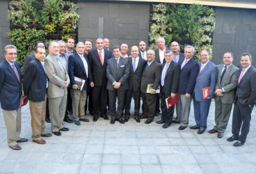 La junta directiva y el presidente de Fedegán, se dieron cita con el ministro de Agricultura, Aurelio Iragorri. Foto: CONtexto Ganadero. Reunión Fedegán Ministerio de Agricultura.