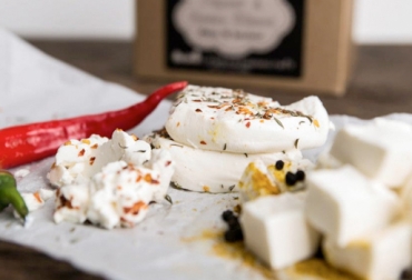 En menos de una hora, usted podrá preparar mozzrella, ricota, queso balnco, entre otros. Foto: Cortesía. Queso en una hora