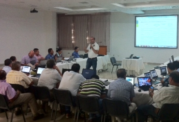 Estas capacitaciones se ofrecen con el fin de que los productores conozcan, financieramente, la situación de su predio. Foto: Alfonso Santana. Capacitaciones Emprendegan –Meceg.jpg