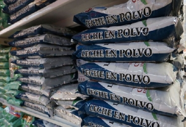 El alto stock de leche en polvo descremada de la UE podría tener un impacto en 2018 en el mercado de los productos lácteos y que, en última instancia, tendría un impacto en los precios agrícolas. Foto: runrun.es Leche en polvo, portal lechero, UE: Qué hacer con la leche descremada, CONtexto ganadero, ganadería Colombia, Noticias ganaderas Colombia