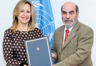 José Graziano da Silva, Director General de la FAO, y Trinidad Jiménez, Directora Global de Estrategia de Asuntos Públicos de Telefónica. Foto FAO. Fao, Telefónica de España, Fao y Telefónic firman acuerdo para impulsar el uso de tecnologías digitales para apoyar a los agricultores, CONtexto ganadero, ganadería Colombia, Noticias ganaderas Colombia