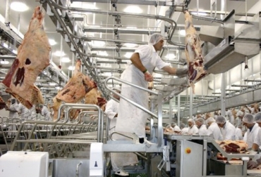 Los productores están a la espera de saber cuáles serán los frigoríficos habilitados para exportar carne a China. Foto: Agricultura & Ganadería Admisibilidad carne Colombia China, carne Colombia China 2018, Carne colombiana, carne colombiana a china, envío de carne colombia a china, acuerdo comercial entre colombia y china, mercado internacional de la carne, CONtexto ganadero, ganadería colombia, noticias ganaderas colombia