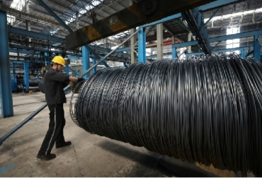 Un sondeo confirmó que las empresas ya no esconden su preocupación ante la ira comercial de Trump pues ya aumentos de costos y problemas de producción. Foto AFP Guerra comercial, USA- China, Trump dispara una salva de aranceles en su guerra comercial con China, inflación en Estados Unidos, Ganadería, ganadería Colombia, noticias ganaderas, noticias ganaderas Colombia, Contexto ganadero