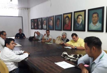 Voceros de ambos países se reunieron para discutir posibles proyectos que serán presentados al Fondo de Desarrollo Fronterizo. Foto: gob.pe. Ganadería, ganadería colombia, noticias ganaderas, noticias ganaderas colombia, CONtexto ganadero, Ministerio de Agricultura y Riego, Proyecto Especial Binacional Desarrollo Integral Cuenca del Río Putumayo, Instituto Amazónico de Investigaciones Científicas, SINCHI, PNUD de Perú, IV Gabinete Binacional, Soplín Vargas, Santa Mercedes, San Antonio del Estrecho, Remanzo, Puerto Leguízamo, San Rafael, Puerto Arica, Tarapacá, agroforestería, aprovechamiento de madera y frutos de palmeras, Fondo de Desarrollo Fr