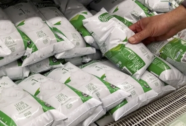 La caída en la demanda de uno de los mayores importadores de lácteos está ocasionando estragos en el comercio de los exportadores: EE.UU., UE y Nueva Zelanda. Foto: clarin.com Coronavirus 2020, coronavirus China 2020, precio internacional leche, precios lácteos, lácteos Estados Unidos, lácteos Nueva Zelanda, dairy United States 2020, dairy New Zealand 2020, Coronavirus humano, Coronavirus bovino, Virus en bovinos enfermedades de los bovinos, Coronarivus Colombia, Tratamiento para el coronavirus bovino, Corovinarus, CONtexto ganadero, ganaderos colombia, noticias ganaderas colombia