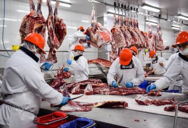 Mientras Argentina controla las exportaciones, Brasil envía su producción a China y la carne para consumo interno la compra en Uruguay y Paraguay. Foto: Reuters. Ganadería, ganadería colombia, noticias ganaderas, noticias ganaderas colombia, CONtexto ganadero, argentina, carne Argentina, cortes de carne argentina, exportaciones de carne argentina, restricciones a las exportaciones de carne en argentina, ganadería Argentina, cortes que no puede exportar argentina