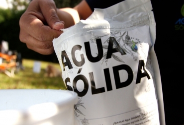 El uso del agua sólida permite ahorrar un 80 % del recurso (líquido) destinado a los cultivos. Foto: CNN en Español. Ganadería, ganadería colombia, noticias ganaderas, noticias ganaderas colombia, CONtexto ganadero, Agua sólida, que es Agua sólida, Agua sólida mexico, donde se consigue Agua sólida, Agua sólida sequias, empresa agua sólida, agrofy news, cnn en español,