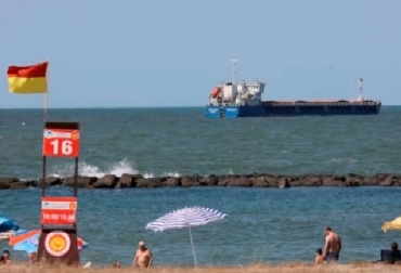 El Zhibek Zholy en el Mar Negro. Foto: Financial Times Barco ruso detenido con trigo robado