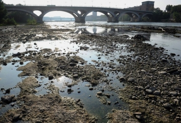 Imagen del río Garonne en Toulouse, Francia, seco por el cambio climático. © AFP Remy Gabalda Fenómeno del niño