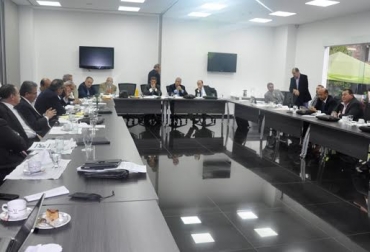 De forma unánime se respaldó la gestión de José Félix Lafaurie Rivera como presidente ejecutivo de Fedegán. Foto: CONtexto ganadero. Junta directiva de Fedegán, Junta directiva de Fedegán lafaurie, Junta directiva de Fedegán noticias, Junta directiva de Fedegán presidente santos, Junta directiva de Fedegán lafaurie santos, contexto ganadero
