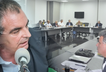 El ministro Aurelio Iragorri se comprometió a fortalecer los gremios pero no ha cumplido. Foto: portalinfantil.mininterior.gov.co - CONtexto ganadero Federación Colombiana de Ganaderos, fedegan, Ministerio de Agricultura, Ministro de Agricultura Aurelio Iragorri Valencia, Fondo Nacional del Ganado, incumplimientos del Ministerio de Agricultura, incumplimientos del ministro Iragorri con el sector ganadero, Fortalecimiento a los comités ganaderos, Ciclo de Vacunación, Guías de Movilización, Iragorri se compromete a fortalecer sector ganadero, CONtexto ganadero, ganaderos colombia