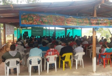 Los guerrilleros pretenden recibir apoyo por parte de las autoridades locales en sus propuestas. Foto: @ANZORC_OFICIAL. Proceso de Paz, paz con armas, paz con armas en cesar, farc haciendo política en cesar, cristian josé moreno, Partido De La U, tierra grata, la paz cesar, manaure cesar, CONtexto ganadero, ganadería colombia