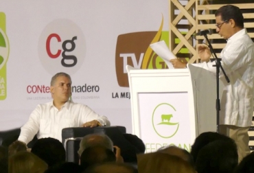 "No podíamos desaprovechar este espacio de encuentro entre el Gobierno y el gremio, para hacer una especie de empalme ganadero que nos permita sellar esa gran alianza, respetuosa, propositiva y con voluntad de cambio, sin la cual no es posible avanzar en la recuperación del campo y de la ganadería", señaló José Félix Lafaurie R. Foto: Fedegán Colombia, Fedegán, 36 Congreso Nacional de Ganaderos, Presidente de la República Iván Duque Marquéa, José Felíx Lafaurie, “Ganadería Colombiana – Hoja de Ruta 2018 – 2022”, Pega 2019, El ordenamiento productivo, La revolución de las Vías, El capital para el campo, Energía para la producción rural, Agua para la producción rural, Tres retos para la ganadería, reto ambiental, conquista de los mercados, gana-gana de la leche social, la restauración de la parafiscalidad a Fedegán, Ganadería, ganadería colombiana