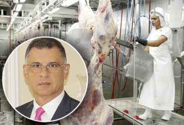 El director del Invima, Julio César Aldana, le está apostando a que todos los frigoríficos cumplan con el decreto 1500 en su totalidad. Foto: scare.org.co - Vanguardia Liberal Invima decreto 1500, Campaña Invima No trague entero, campaña Invima frigoríficos, director del Invima 2018, Julio César Aldana Bula, director Invima campaña carne, campaña consumo de carne Invima, Ganadería, carne, carne Colombia, carne bovina, estatus plantas de sacrificio 2018, decreto 1500 2018, plantas de sacrificio 2018, vigencia 2 años decreto 1500 plantas de beneficio, demoras decreto 1500, estado plantas de sacrificio del país, Invima, panorama plantas de sacrificio, ganadería colombia, noticias ga
