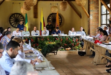 Andrés Valencia Pinzón, habló de diferentes temas con los secretarios de agricultura sobre las políticas que hasta el momento se han lanzado en los primeros seis meses de Gobierno y el PND. Foto: MADR Colombia, programas implementados por el MADR, la apuesta es que el Producto Interno Bruto (PIB) crezca más de 4% anual, Ministro Andrés Valencia Pinzón, Coseche Venda a la Fija, Plan de Ordenamiento de la Producción, estrategia ‘360 Grados’, Contexto ganadero, noticias ganaderas, políticas agropecuarias del gobierno