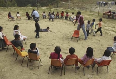 El Gobierno buscar mejorar la calidad educativa en el sector rural, empezando por la primera infancia. Foto: sedmeta.gov.co educación rural, educación para el campo, educación sector rural Colombia, Compromisos Gobierno Duque, PAE, Programa Alimentación Escolar, compromisos gobierno 2022, compromisos ministros Gobierno Duque, Colombia, Agroexpo 2019, Cumbre de Ministros, política integral para el agro colombiano, bovinos, MADR, CONtexto ganadero, ganaderos colombia, noticias ganaderas de colombia