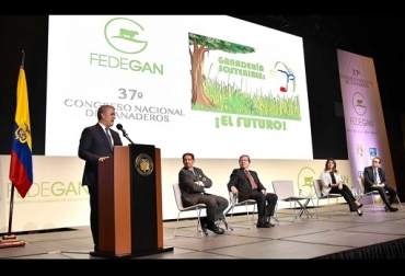 Ante cerca de 1.500 representantes del sector, agremiados en la Federación Colombiana de Ganaderos (Fedegán), el Mandatario expuso que la protesta pacífica es un derecho y una expresión que debe ser ordenada y respetuosa de los derechos de los demás. Foto: David Romo - Presidencia de la República 37 Congreso Nacional de Ganadero, Fedegán Discurso del presidente Duque en el congreso de los ganaderos, violencia,rechazar cualquier forma de violencia, CONtexto ganadero