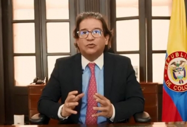 El Ministro de Agricultura, Rodolfo Zea, anunció una alianza con Fedegán para mejoramiento genético y se refirió a los retos del sector en los mercados internacionales y con el tema de la sostenibilidad. Foto: Captura de pantalla del video https://www.youtube.com/watch?v=I2JI1mTaezc# del canal de youtube FEDEGAN Minagricultura, exportaciones, ganado en pie, carne, frigoríficos, mejoramiento genético, nuevos mercados, Curazao, China, Indonesia, estados unidos, estatus sanitario, libre de aftosa con vacunación, fincas ganaderas exportadoras, Ganadería, ganadería colombia, noticias ganaderas colombia, CONtexto ganadero