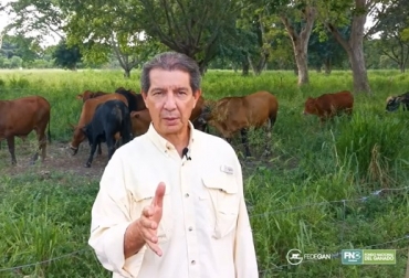 "No hay mayor violencia que coartar la libertad e impedir el derecho al trabajo y la subsistencia", afirmó el presidente de los ganaderos. Foto: Fedegán José Félix Lafaurie Rivera, presidente ejecutivo de Fedegán, Bloqueos de carreteras, ganaderos, fuerza pública, desbloquear las carreteras, Fedegán, sociedad civil, destrucción, violencia, subsistencia, desabastecimiento de alimentos, leche, miles de litros de leche botados, imposibilidad de llevar el ganado a los centros de sacrificio, los ganaderos le hemos cumplido a Colombia, vacas, vacas Colombia, lechería, bovinos, ganadería bovina, ganadería bovina Colombia, noticias ganaderas, noticias ganaderas Col