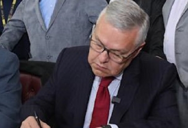 El proyecto busca establecer el marco constitucional para la resolución de controversias respecto a los derechos de propiedad, posesión, ocupación, usufructo, servidumbre, uso y tenencia de los bienes inmuebles en suelo rural. Foto: Minjusticia Néstor Osuna Patiño, ministro de Justicia y del Derecho