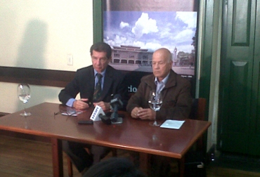 José Félix Lafaurie y Absalón Machado hablaron del futuro del campo colombiano y las necesidades urgentes que viene demandando. Foto: Alejandro Cadavid / Fedegán. José Félix Lafaurie