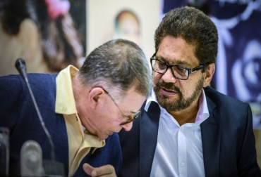 Los delegados de las FARC Iván Márquez (D) y Rodrigo Granda para los diálogos de paz en La Habana con el gobierno de Colombia © AFP/Archivo Adalberto Roque Los delegados de las FARC Iván Márquez (D) y Rodrigo Granda para los diálogos de paz en La Habana con el gobierno de Colombia © AFP/Archivo Adalberto Roque