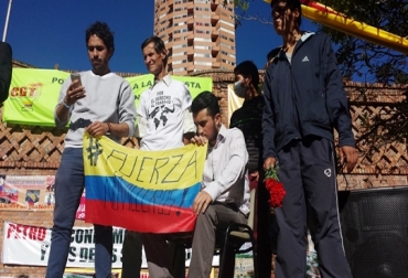 Más de 400 personas se dieron cita en La Santamaría para brindarle apoyo a los 8 novilleros que hacen huelga de hambre desde hace 24 días. Foto: CONtexto Ganadero. Huelga de hambre Plaza de toros