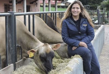 Liliana Quevedo Soto, directora ejecutiva de Asojersey, habló sobre los logros de la asociación en 2018 y las metas para 2019. Foto: Cortesía Directora ejecutiva Asojersey 2019, Asojersey 2019, Liliana Quevedo Soto, Entrevista, actividades Asojersey 2019, junta directiva Asojersey, Asamblea Asojersey 2019, registro ganado Jersey puro, 1 Encuentro Latinoamericano Jersey 2019, Asojersey Agroexpo 2019, proyectos Asojersey, proyectos Asojersey 2019, Exponovillas Jersey, ganado Jersey Colombia, Fedegán Asojersey 2019, presidente Asojersey 2019, CONtexto ganadero, ganaderos colombia, noticias ganaderas colombia