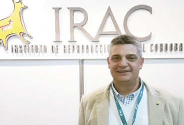 El médico veterinario y PhD Gabriel Bó tiene una trayectoria de más de 30 años en biotecnologías reproductivas. Foto: motivar.com.ar Entrevista Gabriel Bó, IATF, inseminación artificial a tiempo, Embrión in vivo, embrión in vitro, Protocolos transferencia de embriones, métodos transferencia de embriones, transferencia de embriones en bovinos, procesos de biotecnología reproductiva, transferencia embriones Colombia, técnica de transferencia de embriones, transferencia embriones in vitro, transferencia embriones in vivo, CONtexto ganadero, ganaderos Colombia, noticias ganaderas Colombia