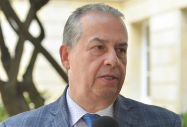 Para el director ejecutivo de Aprovet, Leonardo García, el 2020 fue un año difícil para la industria de medicamentos veterinarios y el 2021 tampoco es muy claro. Foto: Cortesía Aprovet, industria farmacéutica, principios activos, insumos, droga veterinaria, medio ambiente, desarrollo científico, envases, cartón, plástico, vidrio, infraestructura vial, alza de precios, mascotas, avicultura, porcicultura, transporte marítimo, fletes, devaluación, capacitación, actualización, ganadería, ganadería Colombia, noticias ganaderas Colombia, contexto ganadero