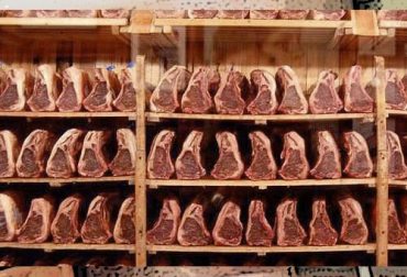 El proceso de maduración es "el arte de crear carne excepcionalmente tierna" mediante la aplicación de dos métodos: al vacío y en seco. Foto: lamejorchuletadebilbao.com Maduración de la carne, métodos de maduración de la carne, proceso maduración carne, dry aged meat, carne madurada, maduración al vacío, maduración en seco, maduración húmeda, carne madurada Colombia, carne de res, ganado bovino, ganadería bovina, ganaderos, ganaderos colombia, ganado, vacas, vacas Colombia, bovinos, Ganadería, ganadería colombia, noticias ganaderas, noticias ganaderas colombia, CONtexto ganadero, contextoganadero