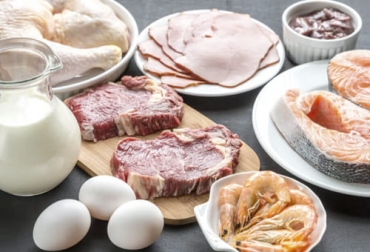 El consumo de la carne de músculo, las vísceras, los tejidos conectivos del animal, su grasa y sus huesos, nos ofrecen un paquete nutricional completo. Foto: bmeditores.mx Alimentación basada en animales