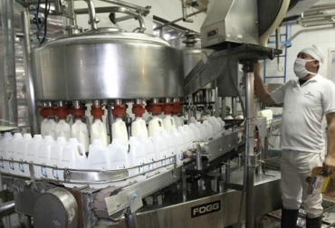 La cadena láctea tiene entre sus grandes retos mejorar la productividad para elevar sus niveles de rentabilidad. Foto: agritotal.com Producción de leche