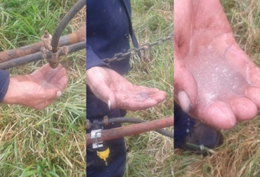 Una vez mezclado el producto su apariencia es turbia, como si el agua estuviera sucia, pero 15 días después del riego, vuelve a su estado natural, que es un polvo. Foto: Suministrada. Hydrosorb
